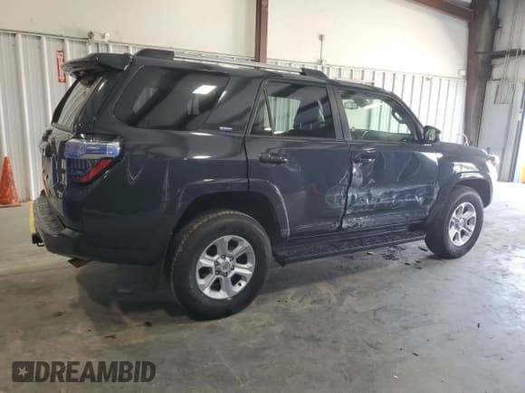 ✅ 2024 Toyota 4Runner SR5 • VIN: JTEMU5JR3R6239600 • Lot: 61255535. Wystawiony na Copart z przebiegiem 23 888 mil. Bezpłatny archiwum sprzedaży aukcyjnych z USA i szczegółowy raport historii pojazdu na DreamBid. Zdjęcie 3.