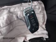 ✅ 2013 Lincoln MKZ • VIN: 3LN6L2GK0DR825820 • Lot: 41603721. Wystawiony na IAAI z przebiegiem 110 837 mil. Bezpłatny archiwum sprzedaży aukcyjnych z USA i szczegółowy raport historii pojazdu na DreamBid. Zdjęcie 11.