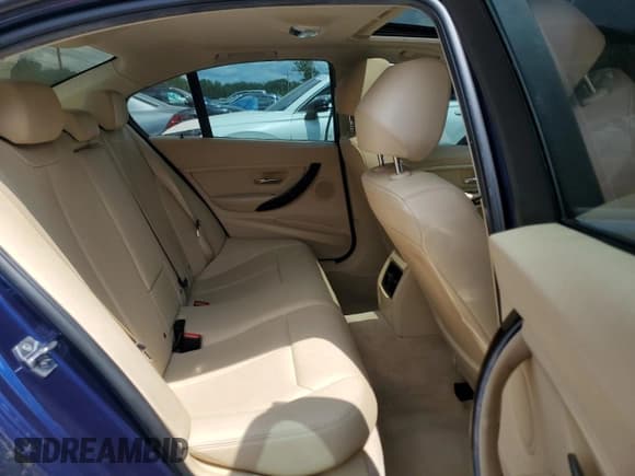 ✅ 2016 BMW 3 Series 320i • VIN: WBA8A9C58GK616276 • Lot: 65336725. Listed on Copart with 95,684 mi. Free auction sales archive from the USA and detailed vehicle history report at DreamBid. Image 10.