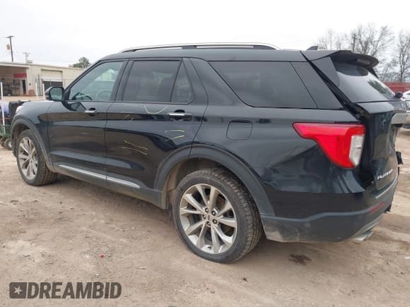 ✅ 2022 Ford Explorer Platinum • VIN: 1FM5K8HC5NGA35754 • Lot: 41334528. Wystawiony na IAAI z przebiegiem 65 772 mil. Bezpłatny archiwum sprzedaży aukcyjnych z USA i szczegółowy raport historii pojazdu na DreamBid. Zdjęcie 3.