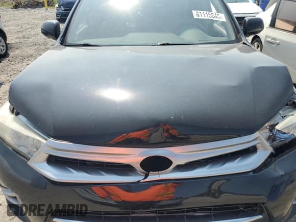 ✅ 2011 Toyota Highlander Limited • VIN: JTEDC3EH8B2003904 • Lot: 81115645. Listed on Copart with 142,085 mi. Free auction sales archive from the USA and detailed vehicle history report at DreamBid. Image 11.