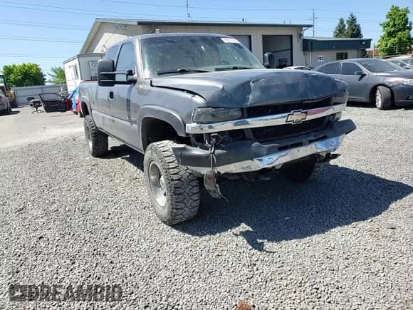 ✅ 2002 Chevrolet Silverado 2500HD LS • VIN: 1GCHK29U12E136559 • Lot: 59023365. Wystawiony na Copart z przebiegiem 274 974 mil. Bezpłatny archiwum sprzedaży aukcyjnych z USA i szczegółowy raport historii pojazdu na DreamBid. Zdjęcie 13.