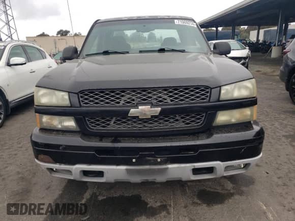 2005 Chevrolet Silverado 1500 LS z VIN 2GCEC19T051174209, wystawiony jako Copart lot #71969214 z przebiegiem 199 192 mil mil oraz Szkoda całkowita • Salvage title. Historia ofert i sprzedaży dostępna na DreamBid. Obrazek 5.