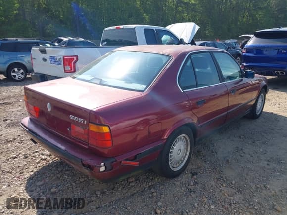 ✅ 1993 BMW 5 Series • VIN: WBAHD6315PBJ91618 • Лот: 42151911. Опубликован ранее на IAAI с пробегом Не указан. Бесплатный доступ к архиву аукционных продаж из США и подробный отчёт об истории автомобиля на DreamBid. Изображение 4.