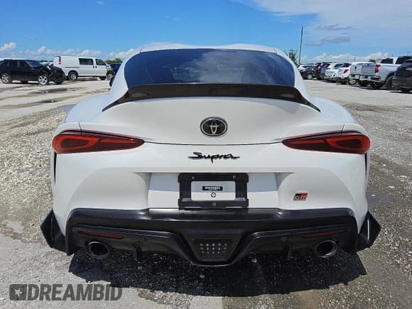 ✅ 2022 Toyota Supra 3.0 • VIN: WZ1DB0C07NW049547 • Lot: 70929575. Wystawiony na Copart z przebiegiem 40 131 mil. Bezpłatny archiwum sprzedaży aukcyjnych z USA i szczegółowy raport historii pojazdu na DreamBid. Zdjęcie 6.