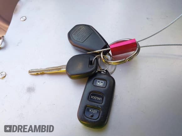 ✅ 2003 Toyota Sequoia SR5 • VIN: 5TDZT34A83S186830 • Lot: 43800247. Listed on IAAI with 236,923 mi. Free auction sales archive from the USA and detailed vehicle history report at DreamBid. Image 11.