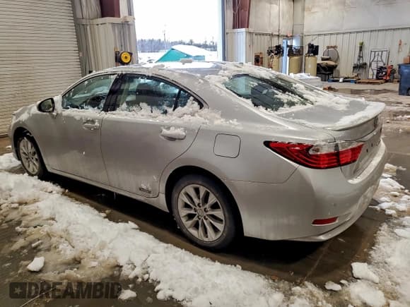 ✅ 2014 Lexus ES 300h • VIN: JTHBW1GG7E2045205 • Lot: 95989685. Listed on Copart with 198,886 mi. Free auction sales archive from the USA and detailed vehicle history report at DreamBid. Image 2.