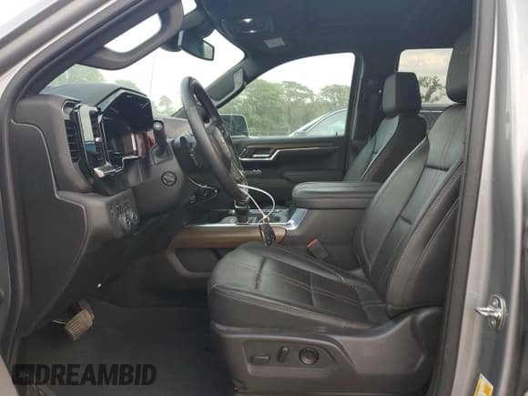 ✅ 2023 Chevrolet Silverado 1500 High Country • VIN: 1GCUDJE80PZ258387 • Lot: 80096855. Wystawiony na Copart z przebiegiem 36 285 mil. Bezpłatny archiwum sprzedaży aukcyjnych z USA i szczegółowy raport historii pojazdu na DreamBid. Zdjęcie 7.