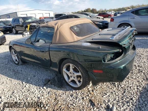 ✅ 2001 Mazda MX-5 Miata • VIN: JM1NB353010209597 • Лот: 76265774. Опубликован ранее на Copart с пробегом 109 509 миль. Бесплатный доступ к архиву аукционных продаж из США и подробный отчёт об истории автомобиля на DreamBid. Изображение 2.