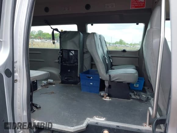 ✅ 2014 Ford Econoline Cargo Commercial • VIN: 1FTNS2EW2EDA21988 • Lot: 42369595. Listed on IAAI with 90,374 mi. Free auction sales archive from the USA and detailed vehicle history report at DreamBid. Image 8.