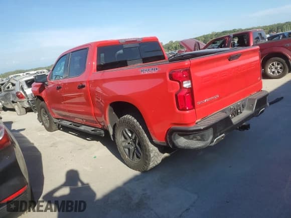✅ 2020 Chevrolet Silverado 1500 LT Trail Boss • VIN: 1GCPYFED2LZ100395 • Lot: 71807334. Wystawiony na Copart z przebiegiem 103 138 mil. Bezpłatny archiwum sprzedaży aukcyjnych z USA i szczegółowy raport historii pojazdu na DreamBid. Zdjęcie 2.