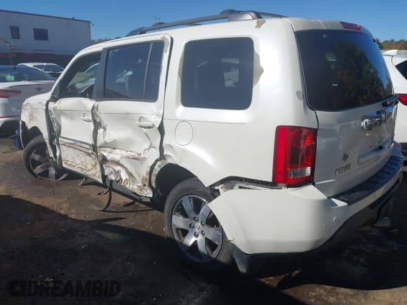 ✅ 2013 Honda Pilot Touring • VIN: 5FNYF4H92DB022116 • Lot: 43455298. Listed on IAAI with 142,442 mi. Free auction sales archive from the USA and detailed vehicle history report at DreamBid. Image 3.