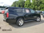 ✅ 2017 Chevrolet Suburban LT • VIN: 1GNSKHKC5HR360856 • Lot: 63503435. Wystawiony na Copart z przebiegiem 114 162 mil. Bezpłatny archiwum sprzedaży aukcyjnych z USA i szczegółowy raport historii pojazdu na DreamBid. Zdjęcie 3.
