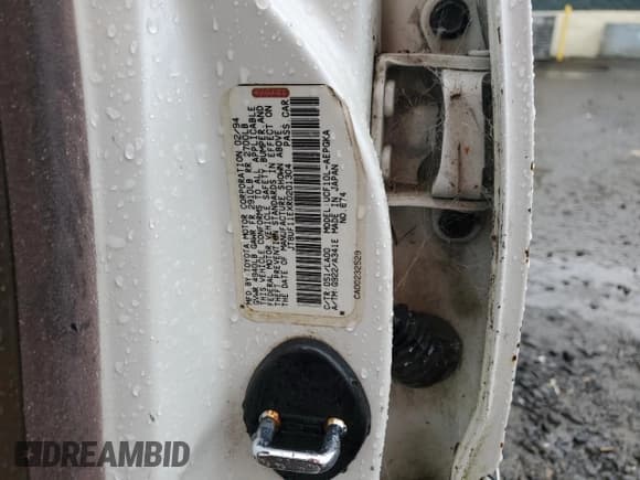 ✅ 1994 Lexus LS • VIN: JT8UF11EXR0201304 • Lot: 78466554. Wystawiony na Copart z przebiegiem 176 993 mil. Bezpłatny archiwum sprzedaży aukcyjnych z USA i szczegółowy raport historii pojazdu na DreamBid. Zdjęcie 12.