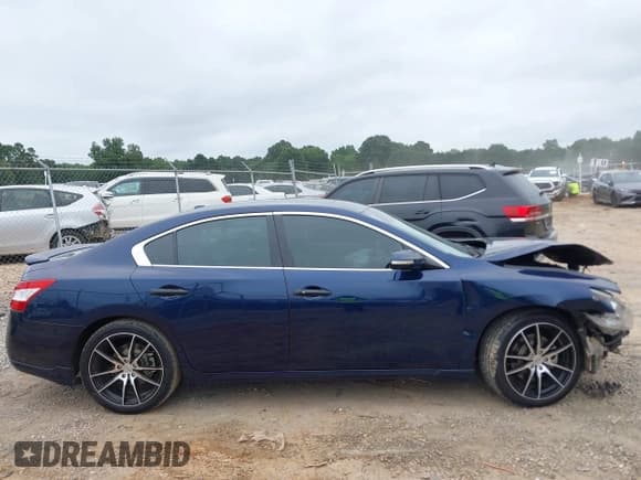 ✅ 2010 Nissan Maxima SV • VIN: 1N4AA5AP3AC825241 • Lot: 43024765. Listed on IAAI with 129,084 mi. Free auction sales archive from the USA and detailed vehicle history report at DreamBid. Image 13.