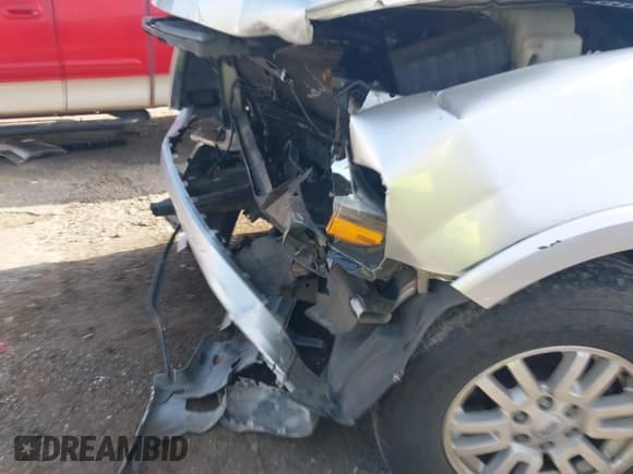 ✅ 2011 Ford Expedition Limited • VIN: 1FMJU1K53BEF20833 • Лот: 42763856. Опубликован ранее на IAAI с пробегом 195 860 миль. Бесплатный доступ к архиву аукционных продаж из США и подробный отчёт об истории автомобиля на DreamBid. Изображение 6.