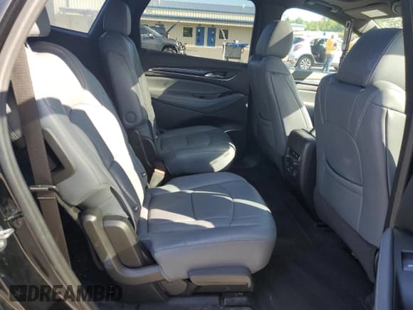 ✅ 2023 Buick Enclave Essence • VIN: 5GAEVAKW4PJ103975 • Lot: 71815255. Wystawiony na Copart z przebiegiem 54 150 mil. Bezpłatny archiwum sprzedaży aukcyjnych z USA i szczegółowy raport historii pojazdu na DreamBid. Zdjęcie 11.