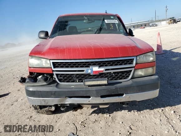 ✅ 2006 Chevrolet Silverado 2500HD LT1 • VIN: 1GCHC23D66F271008 • Lot: 86060564. Wystawiony na Copart z przebiegiem Nie podano. Bezpłatny archiwum sprzedaży aukcyjnych z USA i szczegółowy raport historii pojazdu na DreamBid. Zdjęcie 5.