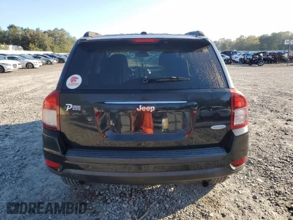 ✅ 2016 Jeep Compass Latitude • VIN: 1C4NJCEA7GD677667 • Lot: 82513675. Wystawiony na Copart z przebiegiem 136 769 mil. Bezpłatny archiwum sprzedaży aukcyjnych z USA i szczegółowy raport historii pojazdu na DreamBid. Zdjęcie 6.