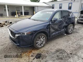 ✅ 2024 Mazda CX-5 S Premium • VIN: JM3KFBDM1R0377134 • Lot: 83863765. Wystawiony na Copart z przebiegiem 14 868 mil. Bezpłatny archiwum sprzedaży aukcyjnych z USA i szczegółowy raport historii pojazdu na DreamBid. Zdjęcie 1.