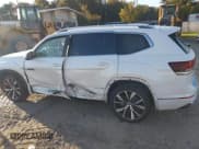 ✅ 2024 Volkswagen Atlas SEL Premium R-Line • VIN: 1V2FR2CAXRC584837 • Lot: 43384938. Wystawiony na IAAI z przebiegiem 24 914 mil. Bezpłatny archiwum sprzedaży aukcyjnych z USA i szczegółowy raport historii pojazdu na DreamBid. Zdjęcie 14.