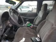 ✅ 1999 Chevrolet Blazer Trailblazer • VIN: 1GNCS13W8X2122902 • Lot: 85032064. Wystawiony na Copart z przebiegiem Nie podano. Bezpłatny archiwum sprzedaży aukcyjnych z USA i szczegółowy raport historii pojazdu na DreamBid. Zdjęcie 7.