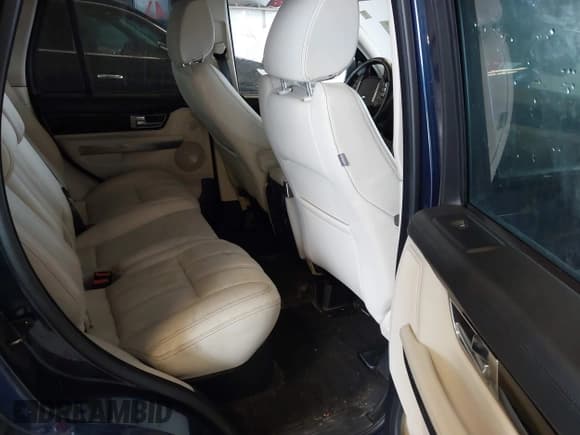 ✅ 2011 Land Rover Range Rover Sport SC • VIN: SALSH2E44BA706256 • Lot: 42847478. Listed on IAAI with 99,466 mi. Free auction sales archive from the USA and detailed vehicle history report at DreamBid. Image 8.