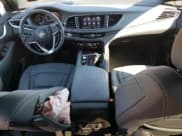 ✅ 2023 Buick Enclave Premium • VIN: 5GAERCKW2PJ168517 • Lot: 77691044. Wystawiony na Copart z przebiegiem 38 558 mil. Bezpłatny archiwum sprzedaży aukcyjnych z USA i szczegółowy raport historii pojazdu na DreamBid. Zdjęcie 8.