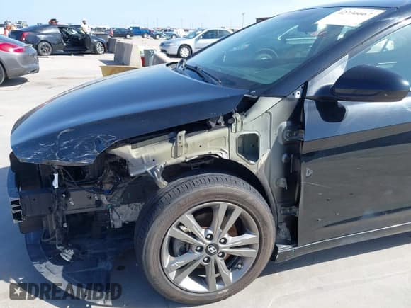 ✅ 2018 Hyundai Elantra SEL • VIN: 5NPD84LF9JH229282 • Lot: 42736667. Listed on IAAI with 70,503 mi. Free auction sales archive from the USA and detailed vehicle history report at DreamBid. Image 6.