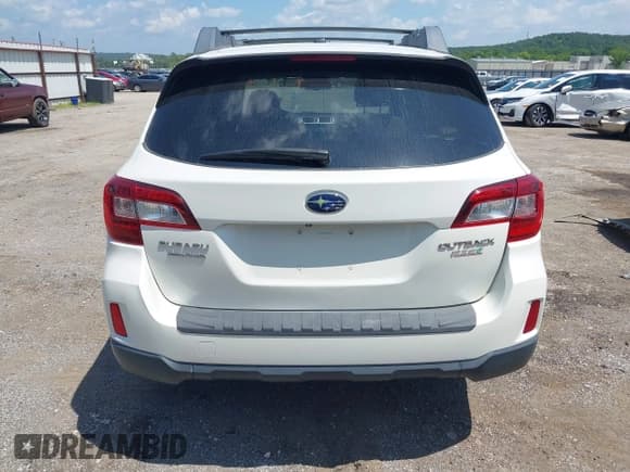 ✅ 2015 Subaru Outback Premium • VIN: 4S4BSACC4F3292544 • Lot: 42658804. Wystawiony na IAAI z przebiegiem 249 131 mil. Bezpłatny archiwum sprzedaży aukcyjnych z USA i szczegółowy raport historii pojazdu na DreamBid. Zdjęcie 16.