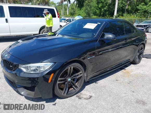 ✅ 2015 BMW M4 • VIN: WBS3U9C56FP967671 • Lot: 43216112. Wystawiony na IAAI z przebiegiem 54 614 mil. Bezpłatny archiwum sprzedaży aukcyjnych z USA i szczegółowy raport historii pojazdu na DreamBid. Zdjęcie 2.