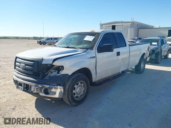 ✅ 2012 Ford F-150 XL • VIN: 1FTVX1CF2CKD53520 • Lot: 43579779. Wystawiony na IAAI z przebiegiem 251 153 mil. Bezpłatny archiwum sprzedaży aukcyjnych z USA i szczegółowy raport historii pojazdu na DreamBid. Zdjęcie 17.