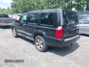 ✅ 2006 Jeep Commander • VIN: 1J8HG48K56C324296 • Lot: 42735532. Wystawiony na IAAI z przebiegiem 143 009 mil. Bezpłatny archiwum sprzedaży aukcyjnych z USA i szczegółowy raport historii pojazdu na DreamBid. Zdjęcie 3.