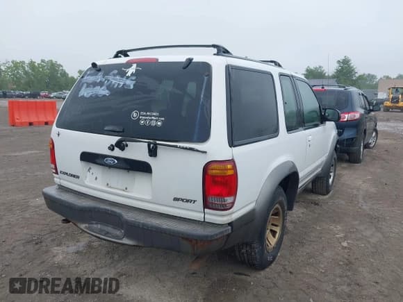 ✅ 1999 Ford Explorer Sport • VIN: 1FMYU22E2XUB39640 • Lot: 42367590. Wystawiony na IAAI z przebiegiem 252 434 mil. Bezpłatny archiwum sprzedaży aukcyjnych z USA i szczegółowy raport historii pojazdu na DreamBid. Zdjęcie 4.