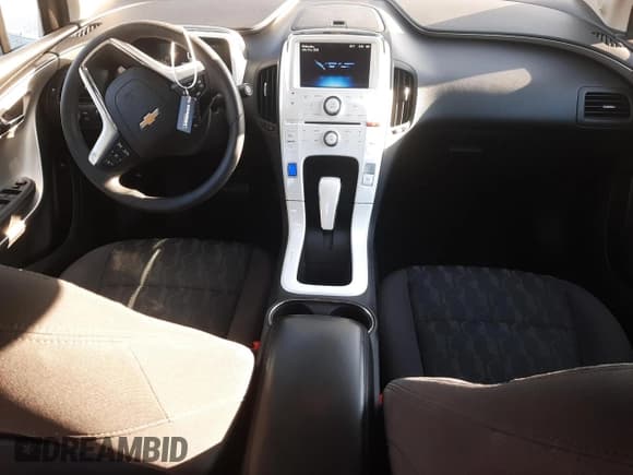 ✅ 2013 Chevrolet Volt • VIN: 1G1RA6E41DU127902 • Lot: 65637124. Wystawiony na Copart z przebiegiem 82 615 mil. Bezpłatny archiwum sprzedaży aukcyjnych z USA i szczegółowy raport historii pojazdu na DreamBid. Zdjęcie 8.