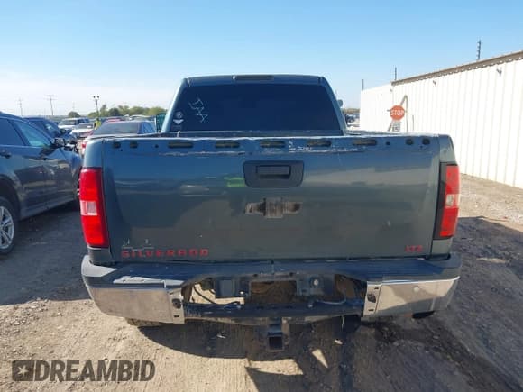 ✅ 2009 Chevrolet Silverado 2500HD LTZ • VIN: 1GCHK63K99F125974 • Лот: 43758871. Опубликован ранее на IAAI с пробегом 242 553 миль. Бесплатный доступ к архиву аукционных продаж из США и подробный отчёт об истории автомобиля на DreamBid. Изображение 16.