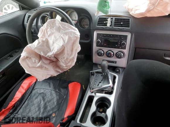 ✅ 2010 Dodge Challenger SE • VIN: 2B3CJ4DV0AH261604 • Lot: 47954764. Wystawiony na Copart z przebiegiem 140 327 mil. Bezpłatny archiwum sprzedaży aukcyjnych z USA i szczegółowy raport historii pojazdu na DreamBid. Zdjęcie 8.