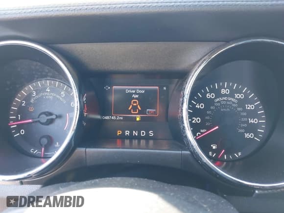 ✅ 2017 Ford Mustang GT Premium • VIN: 1FA6P8CF3H5240281 • Lot: 43648591. Wystawiony na IAAI z przebiegiem 48 745 mil. Bezpłatny archiwum sprzedaży aukcyjnych z USA i szczegółowy raport historii pojazdu na DreamBid. Zdjęcie 7.