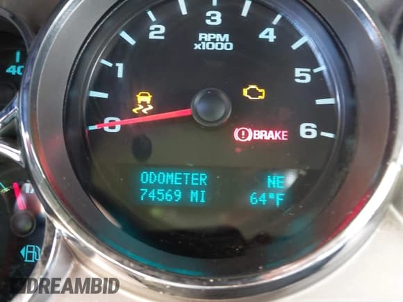 ✅ 2014 Chevrolet Silverado 2500HD LT • VIN: 1GC1CXCG5EF107871 • Lot: 43518202. Listed on IAAI with 74,569 mi. Free auction sales archive from the USA and detailed vehicle history report at DreamBid. Image 7.