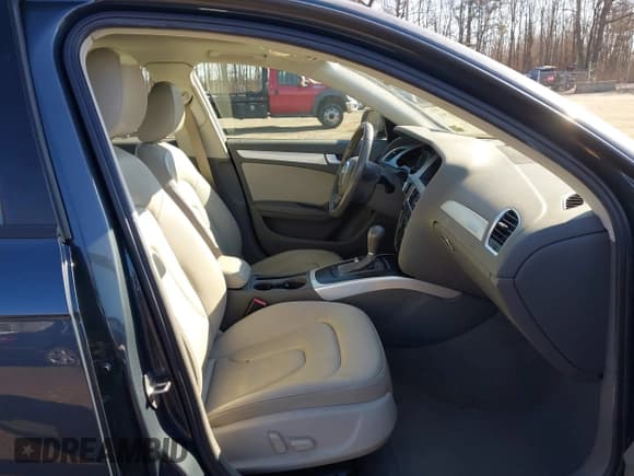 ✅ 2010 Audi A4 Premium • VIN: WAUSFAFL4AA129172 • Lot: 43820791. Listed on IAAI with 111,895 mi. Free auction sales archive from the USA and detailed vehicle history report at DreamBid. Image 5.