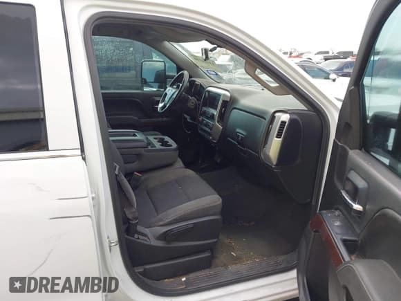 ✅ 2014 GMC Sierra 1500 SLE • VIN: 1GTR1UEC9EZ367755 • Лот: 43444180. Опубликован ранее на IAAI с пробегом 221 304 миль. Бесплатный доступ к архиву аукционных продаж из США и подробный отчёт об истории автомобиля на DreamBid. Изображение 5.