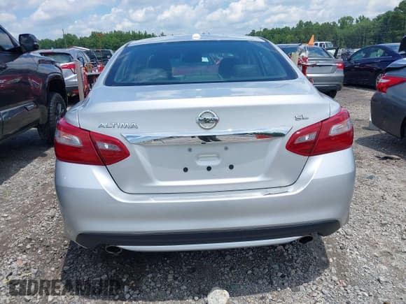 ✅ 2018 Nissan Altima SL • VIN: 1N4AL3AP0JC216445 • Lot: 42529475. Wystawiony na IAAI z przebiegiem 179 576 mil. Bezpłatny archiwum sprzedaży aukcyjnych z USA i szczegółowy raport historii pojazdu na DreamBid. Zdjęcie 16.