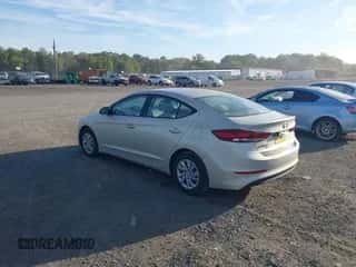 2018 Hyundai Elantra SE z VIN KMHD74LF8JU538262, wystawiony jako IAAI lot #43363565 z przebiegiem 57 589 mil mil oraz . Historia ofert i sprzedaży dostępna na DreamBid. Obrazek 3.