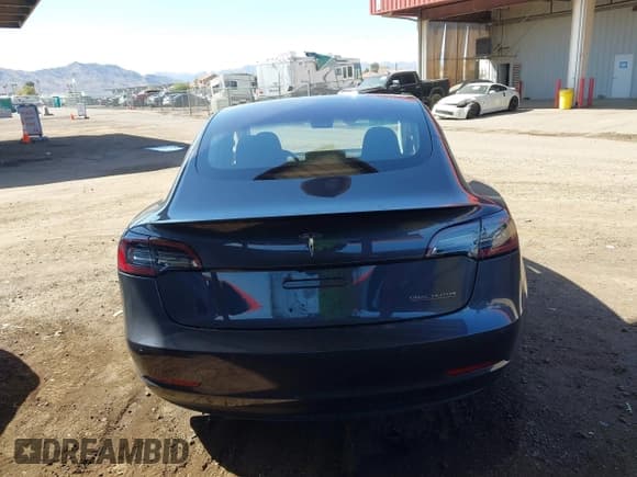 ✅ 2018 Tesla Model 3 Long Range Battery • VIN: 5YJ3E1EB6JF105837 • Lot: 41763460. Wystawiony na IAAI z przebiegiem 100 387 mil. Bezpłatny archiwum sprzedaży aukcyjnych z USA i szczegółowy raport historii pojazdu na DreamBid. Zdjęcie 16.