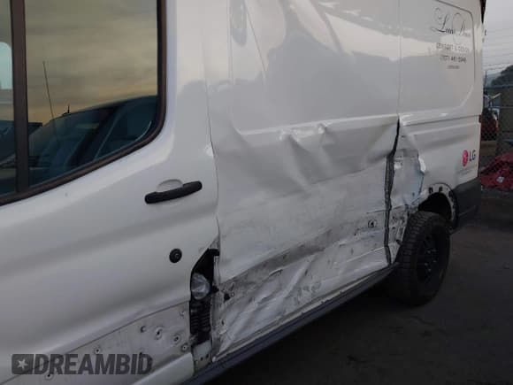 ✅ 2018 Ford Transit • VIN: 1FTYR1CM2JKA31916 • Лот: 43799280. Опубликован ранее на IAAI с пробегом 111 826 миль. Бесплатный доступ к архиву аукционных продаж из США и подробный отчёт об истории автомобиля на DreamBid. Изображение 6.