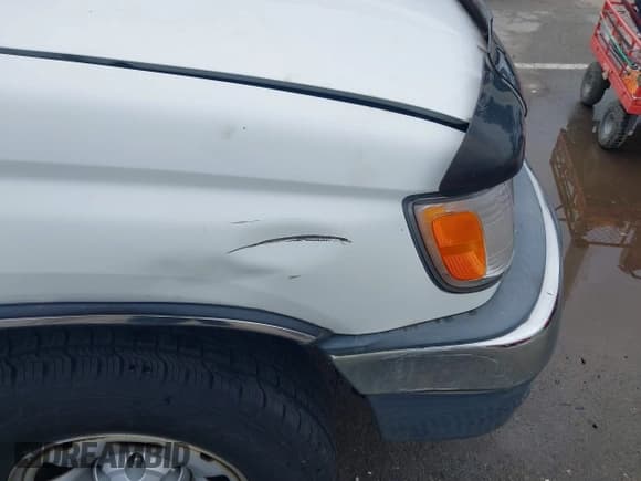 ✅ 2001 Toyota 4Runner SR5 • VIN: JT3HN86R110347979 • Lot: 43166722. Listed on IAAI with 172,076 mi. Free auction sales archive from the USA and detailed vehicle history report at DreamBid. Image 6.