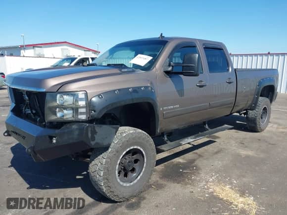 2008 Chevrolet Silverado 3500HD SRW LTZ with VIN 1GCHK336X8F203758, listed as a IAAI auction lot 42813487 with 278,562 mi miles and . Bid and sale history available at DreamBid. Image 19.