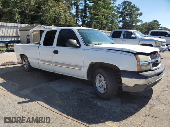 ✅ 2004 Chevrolet Silverado 1500 LS • VIN: 2GCEC19T441317192 • Lot: 86776345. Wystawiony na Copart z przebiegiem 304 216 mil. Bezpłatny archiwum sprzedaży aukcyjnych z USA i szczegółowy raport historii pojazdu na DreamBid. Zdjęcie 4.