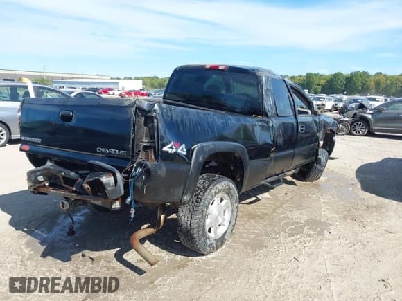 ✅ 2005 GMC Sierra 1500 SLE • VIN: 1GTEK19B95Z254562 • Lot: 43343813. Listed on IAAI with 205,522 mi. Free auction sales archive from the USA and detailed vehicle history report at DreamBid. Image 4.