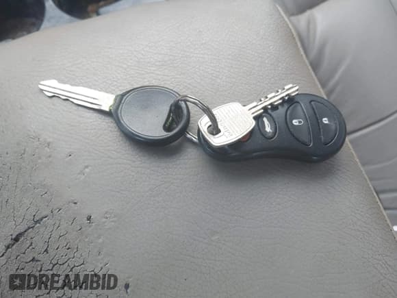 ✅ 2001 Chrysler Concorde LX • VIN: 2C3HD46R51H620137 • Лот: 42241447. Опубликован ранее на IAAI с пробегом 101 000 миль. Бесплатный доступ к архиву аукционных продаж из США и подробный отчёт об истории автомобиля на DreamBid. Изображение 11.